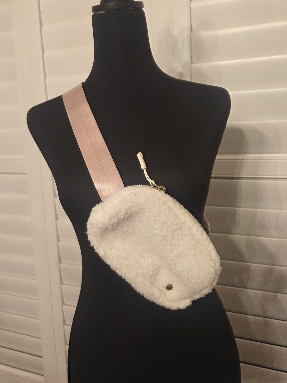 Apana White Sherpa Crossbody Belt Bag with Adjustable Peach Strap